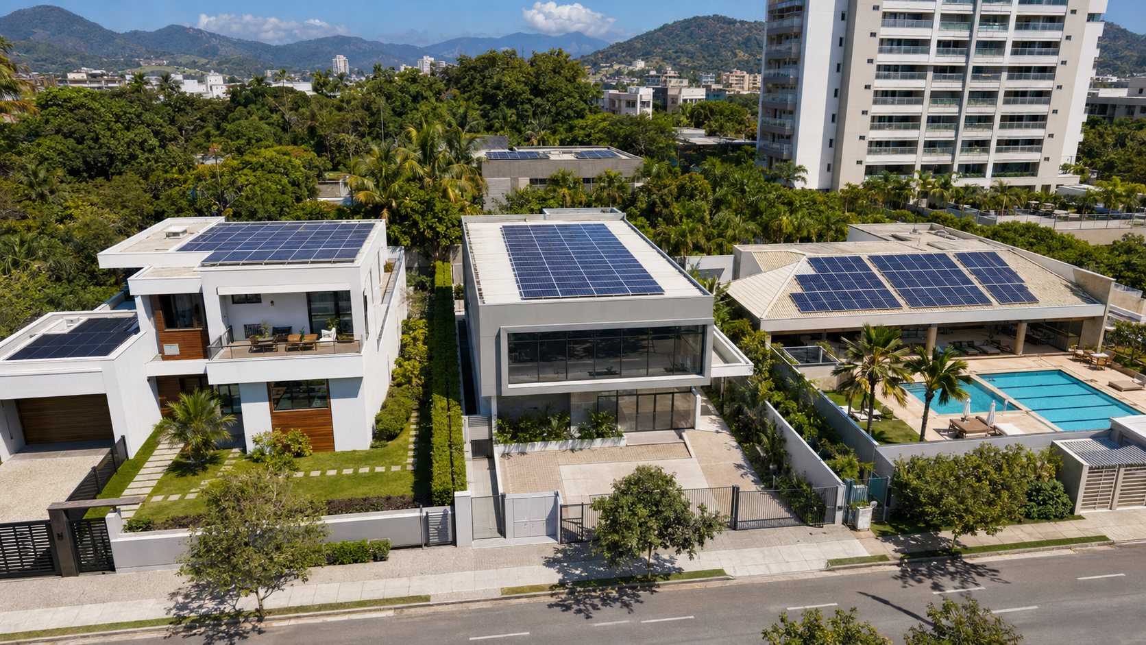 Painéis solares instalados em imóveis residenciais e comerciais